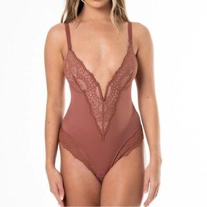 HeyShape V-neck Lace Bodysuit Mauve Pink Nude
